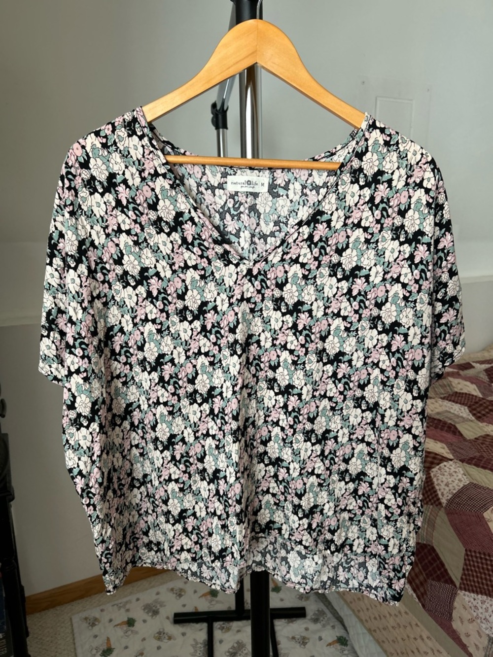 Natural Life Floral Top Medium